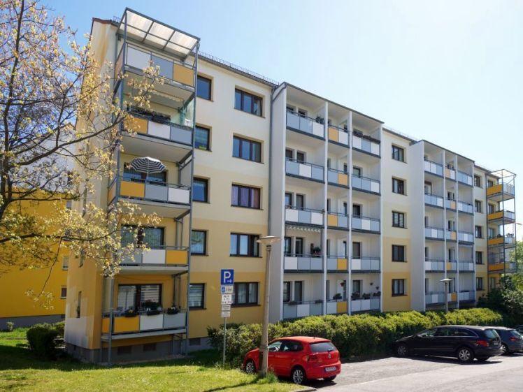 Helle kleine Vierraumwohnung – zentrumsnah mit großem Balkon - Photo 1