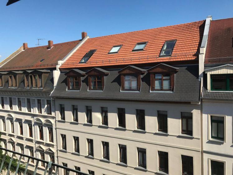ROLLSTUHLFAHRER AUFGEPASST! SCHICKE KOMPLETT RENOVIERTE 2-RWG M. GR. TAGESLICHTBAD U. TREPPENLIFT - Foto 1