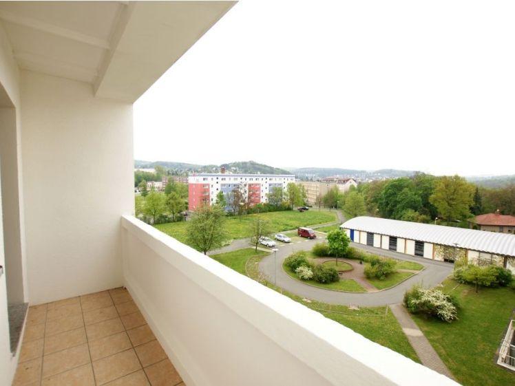 Lichtdurchflutete 3-Raum-Wohnung mit Panorama-Ausblick & großem Balkon - Foto 1