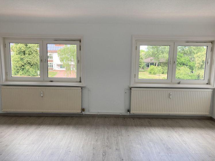 Ruhe, Licht und Lebensqualität – Ihre 3-Zimmerwohnung im Dachgeschoss (Musterbilder) - Photo 1