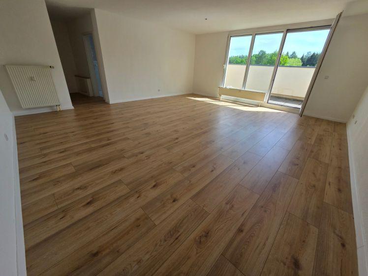 EBK-Gutschein von 1000,- € + 3 Monate kaltmiefrei ! DG - große Loggia - Stellplatz u.v.m. - Foto 1