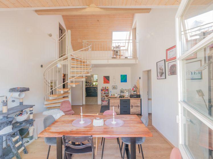 Schöne 6 Zimmer Maisonette Wohnung mit 2 Balkonen in Tennenbronn zu vermieten! - Foto 1