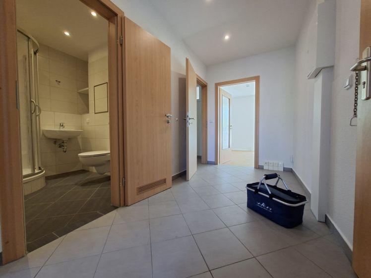 3-Raum-Wohnung in toller Wohnlage mit Balkon und Dusche - Foto 1
