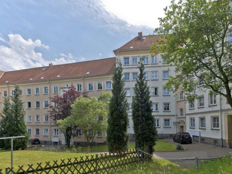 Zentral & Geräumig: Große 2-Zimmer-Wohnung an der Hauptstraße - Foto 1