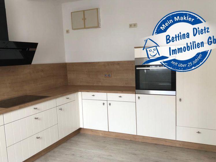 DIETZ: 2-3 Zimmer Wohnung mit schöner Einbauküche und Holzofen in ruhiger Wohnlage! - Photo 1