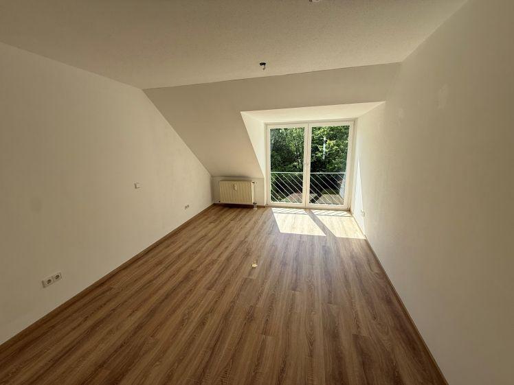 Platz für Liebe, Chaos & Pizza – 2 Zimmer Wohnung sucht junges Leben - Photo 1