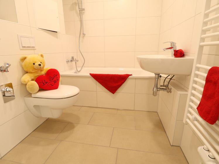 Wohnung zum Verlieben - 3-Raumwohnung mit Ausblick und Wanne - Photo 1
