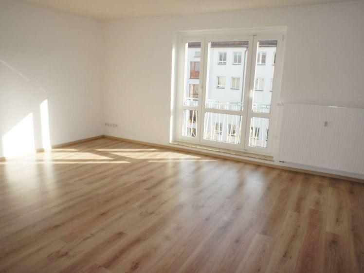 3.OG + Bad mit Fenster + Balkon am Wohnzi. ! - Photo 1
