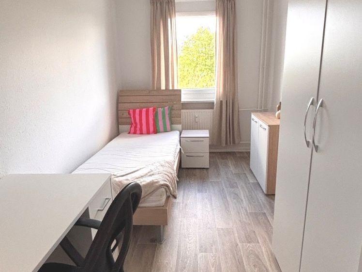 Voll ausgestattetes WG Zimmer ideal für Ausbildung & Studium. - Foto 1
