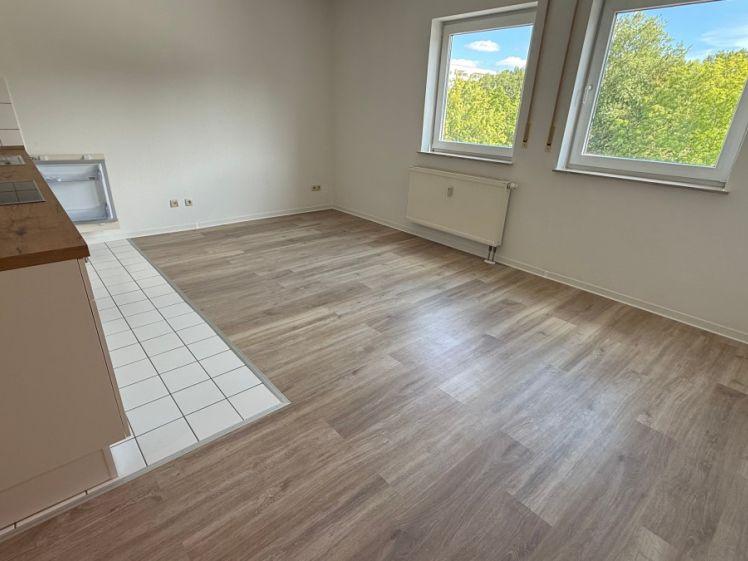 Wohnen in Uni-Nähe !!! 3.OG - Bad mit Dusche + inkl. EBK ! - Photo 1