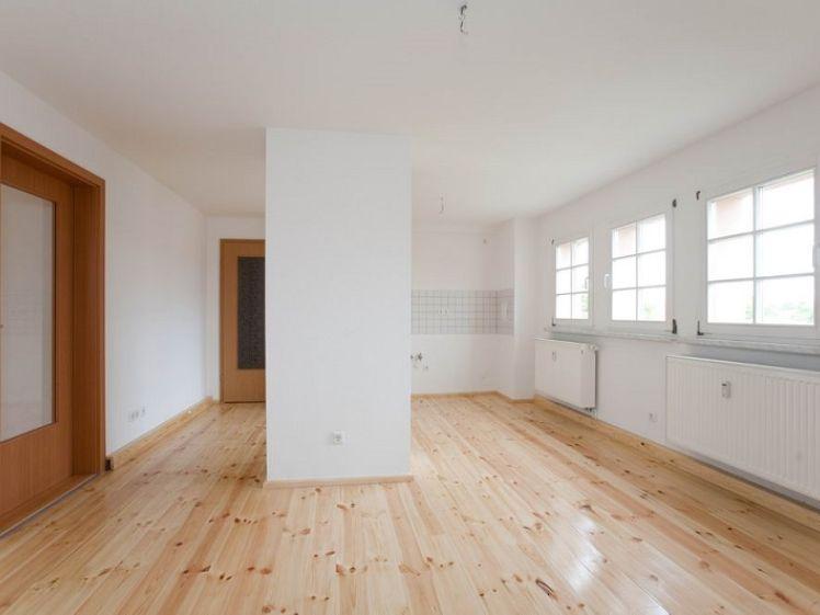Himmel überm Kopf, Grün vor der Tür: Wunderschöne 3-Zimmer-Dachgeschosswohnung mit Garten - Photo 1
