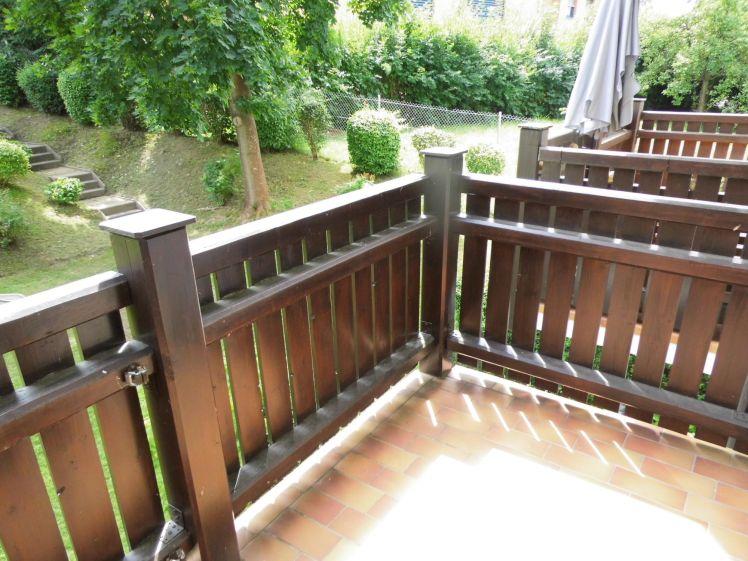 Sonnige 2-Zimmer-Wohnung mit Balkon und Einbauküche im 1. OG einer ruhigen Wohnanlage in Lengenfeld ab sofort zu vermieten! - Photo 1