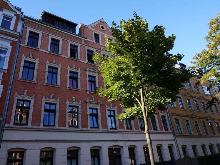 Das Besondere genießen + Bad mit Fenster !!! 1. OG !!!! - Foto 1