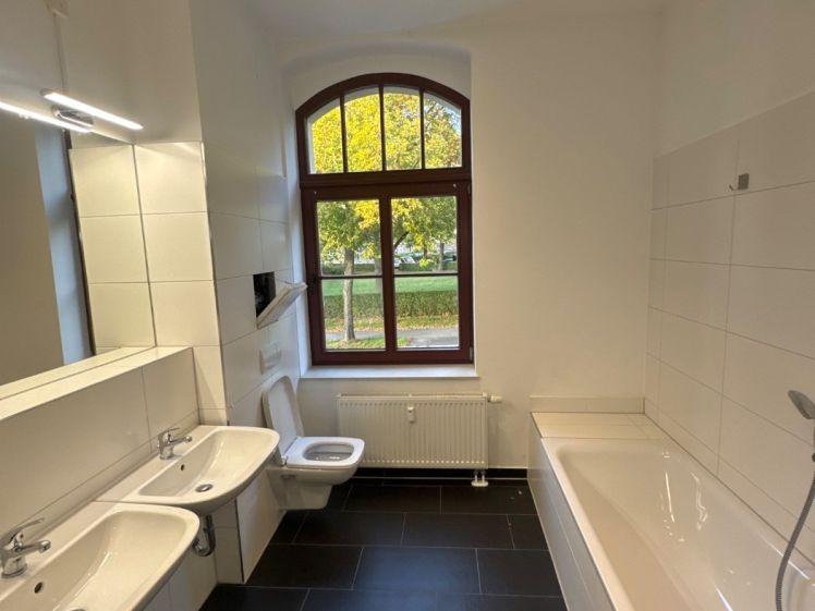 TOP Whg. mit großem Balkon / Wanne + Dusche / offene Küche u.v.m. - Photo 1
