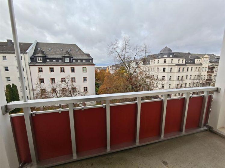 Helle 3-Zi. mit Balkon, Wanne & Laminat in ruhiger Lage! - Photo 1