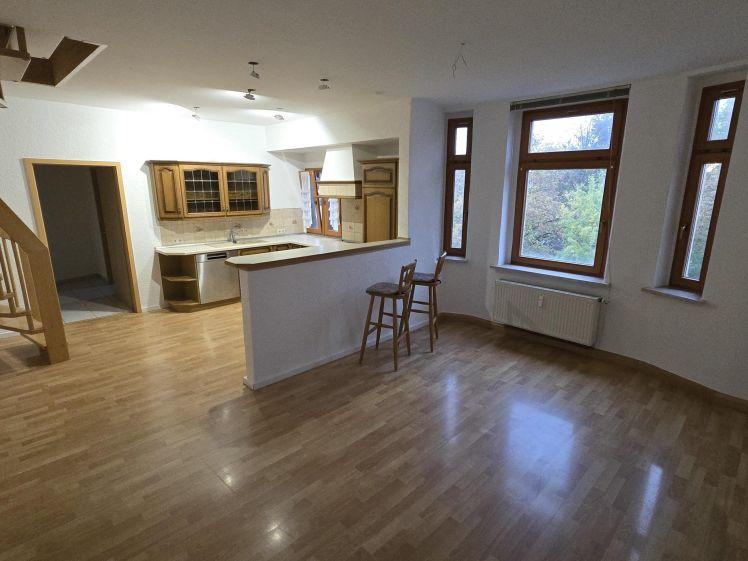 + + + 3,5-Zimmerwohnung Maisonette mit Balkon, Wohnküche und 30m² Wohnzimmer + + + - Photo 1