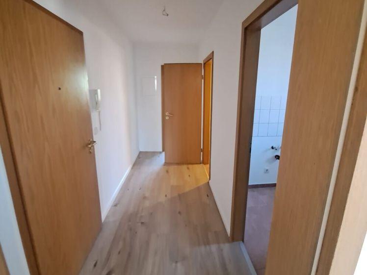 kleine Singlewohnung in ruhigem Mehrfamilienhaus, nahe Neuberts Restaurant - Foto 1