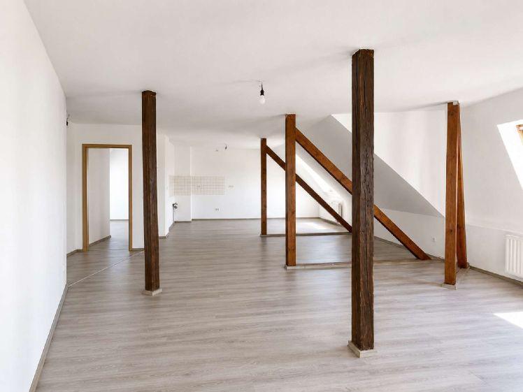 Einzigartige Dachgeschosswohnung sucht Liebhaber - Foto 1