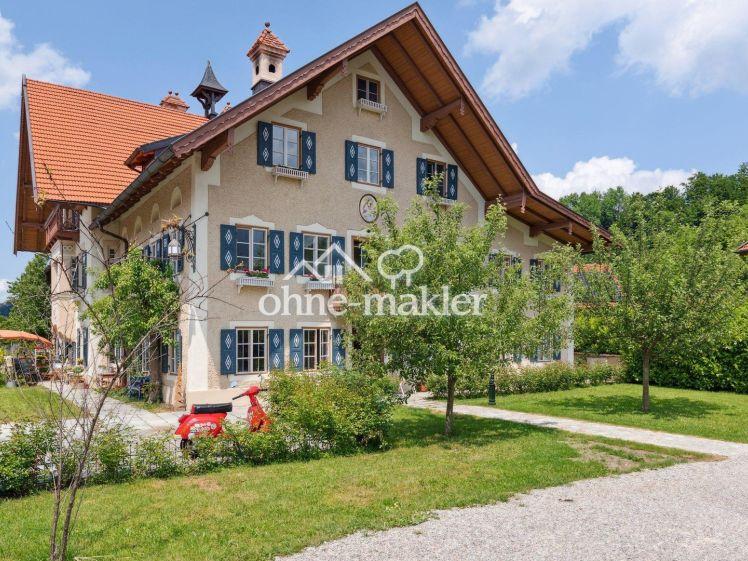 Stilvolle 4-Zimmer-Maisonette-Wohnung in einem kernsanierten Gutshaus im Chiemgau - Foto 1