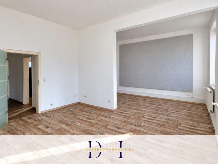 Altbaucharme trifft Wohnkomfort – großzügige 4-Zimmer-Wohnung mit Balkon und Garage - Foto 1