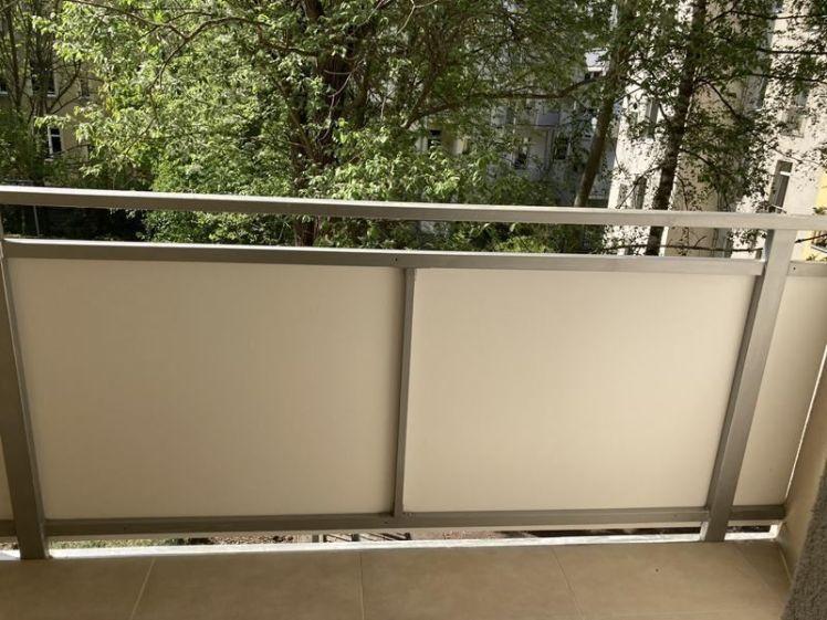 Großzügige 2-Zimmerwohnung mit Laminat, Balkon, Wanne und Einbauküche! - Foto 1