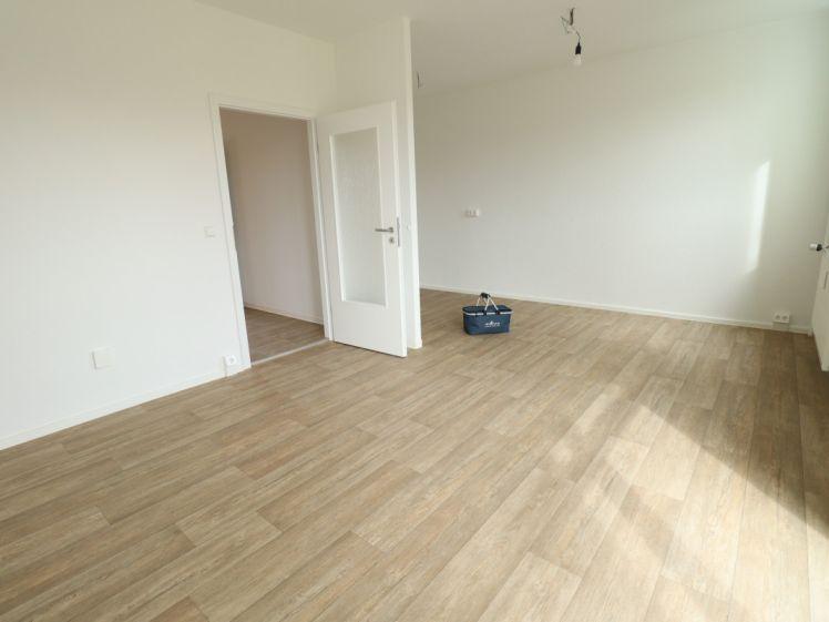 3-Raumwohnung mit Südbalkon und Wanne - Foto 1