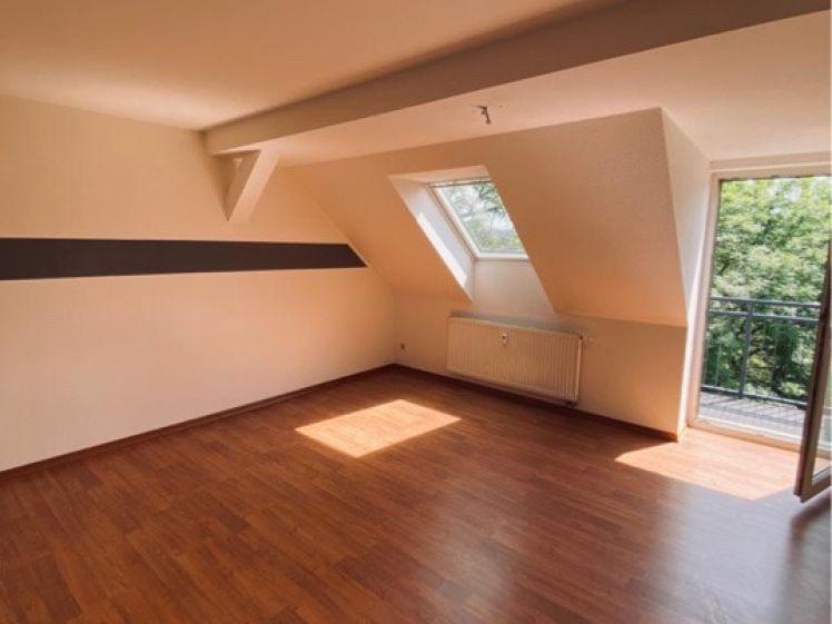Frei ab 1.7.26 - Wohnen am Schlossteich - sonniger Balkon ! - Foto 1