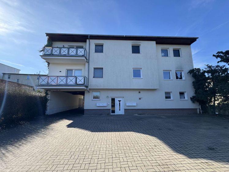 Neues Mietangebot: Zweiraumwohnung mit Balkon und Innenhofstellplatz - Photo 1