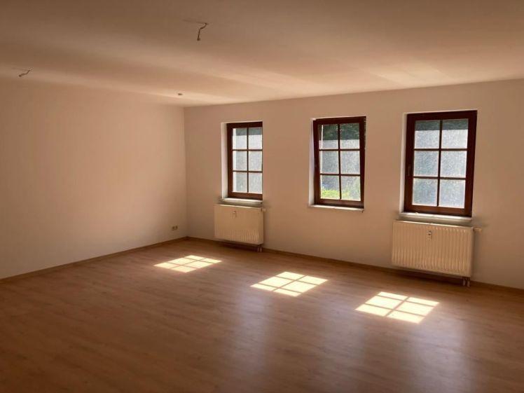 Großzügige 2-Zimmer mit Laminat und offener Küche in ruhiger Lage! - Foto 1