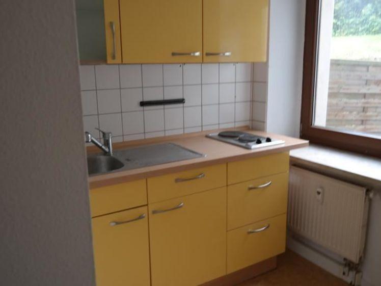 * Günstige 1-Zimmer mit Einbauküche, Laminat und Dusche * - Foto 1