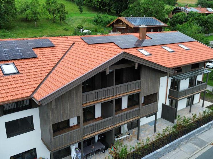 Neubau-Erstbezug: Exklusive 4-Zimmer-Wohnung mit Südbalkon, 2 Bädern & TG-Stellplatz - Photo 1