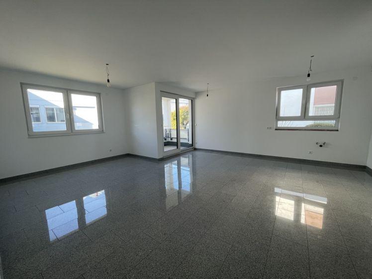 Moderne 3 - Zimmer - Wohnung mit Balkon, Aufzug, Tiefgarage & Fußbodenheizung - Photo 1