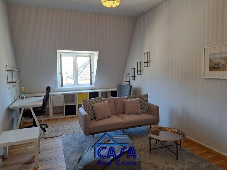 Westend: Hochwertig möblierte 2 Zimmerwohnung in topp saniertem Altbau im Westend - Foto 1