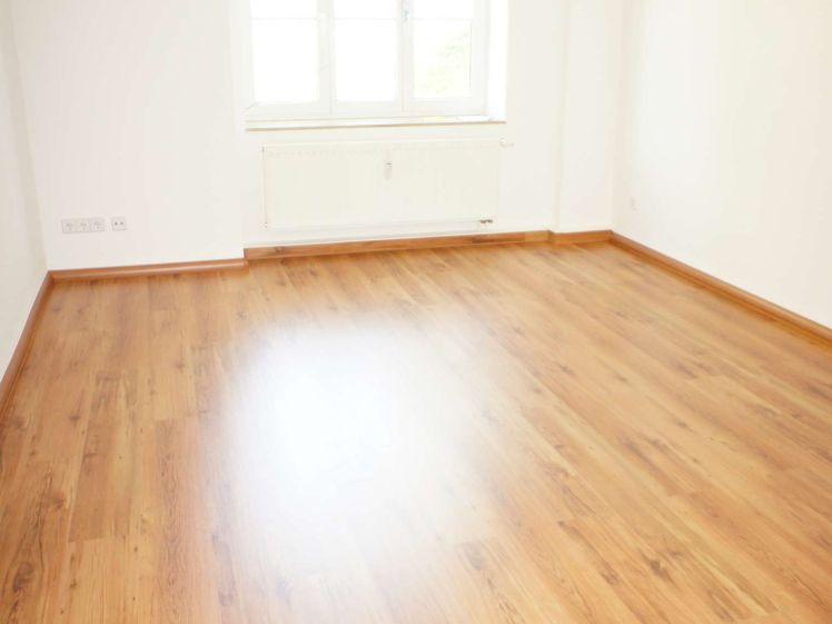 TOP Whg. - im 2. OG / Balkon an der Küche u.v.m. - Foto 1