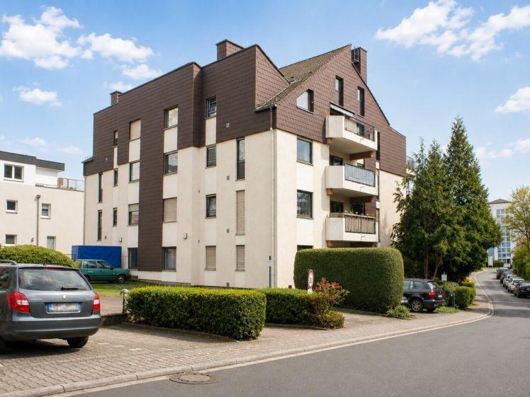 Sehr großzügig geschnittene, modernisierte 2-Zi-Wohnung in Top Lage Sulzbach/Bad Soden - Foto 1