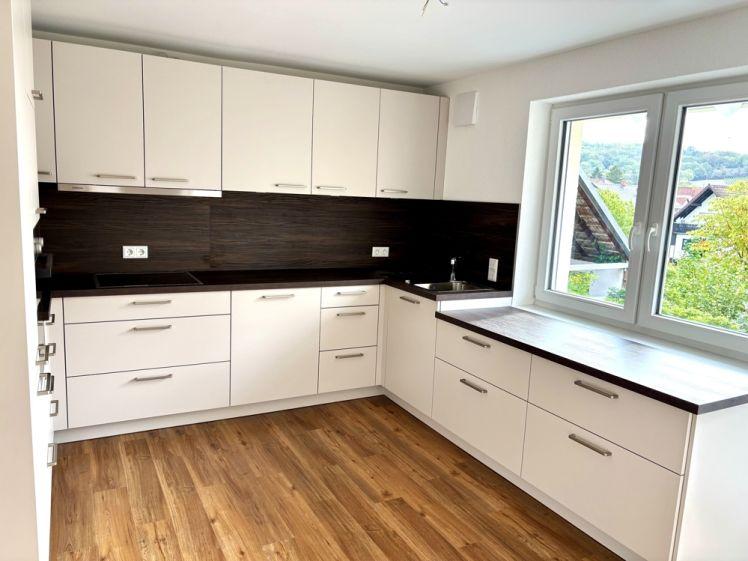 Große moderne 3-Zimmer-Wohnung mit Stellplatz – Erstbezug nach Renovierung - Photo 1