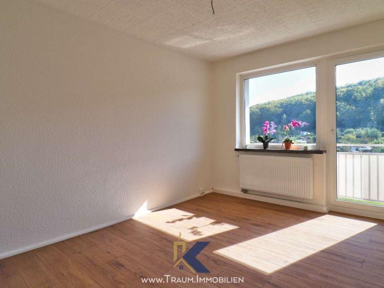 Platz zum Träumen: Helle 3-Raum-Wohnung mit Balkon in Großbodungen! - Photo 1