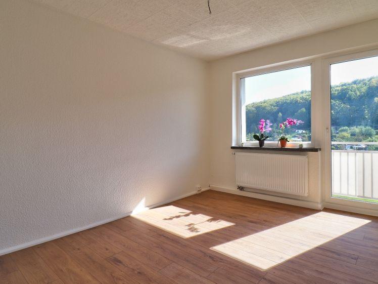 Platz zum Träumen: Helle 3-Raum-Wohnung mit Balkon in Großbodungen! - Foto 1
