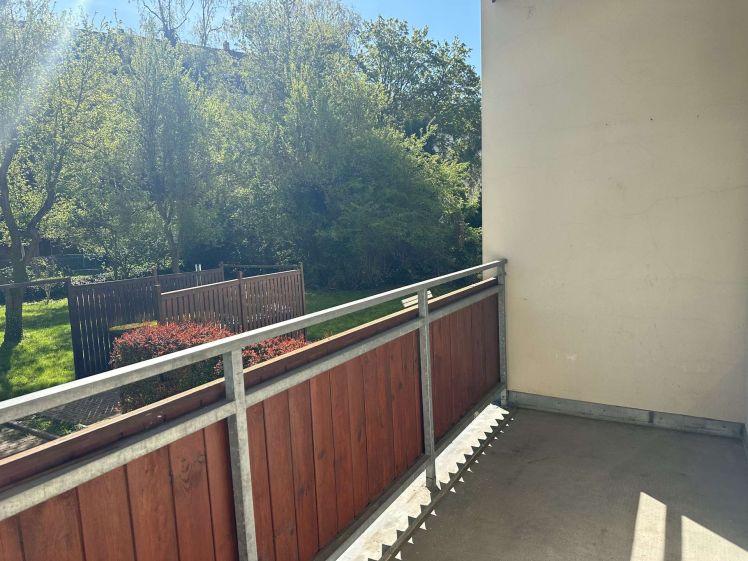 Attraktive 4-Zimmer-Wohnung mit Balkon ins Grüne in begehrter Lage in Leipzig-Möckern - Photo 1
