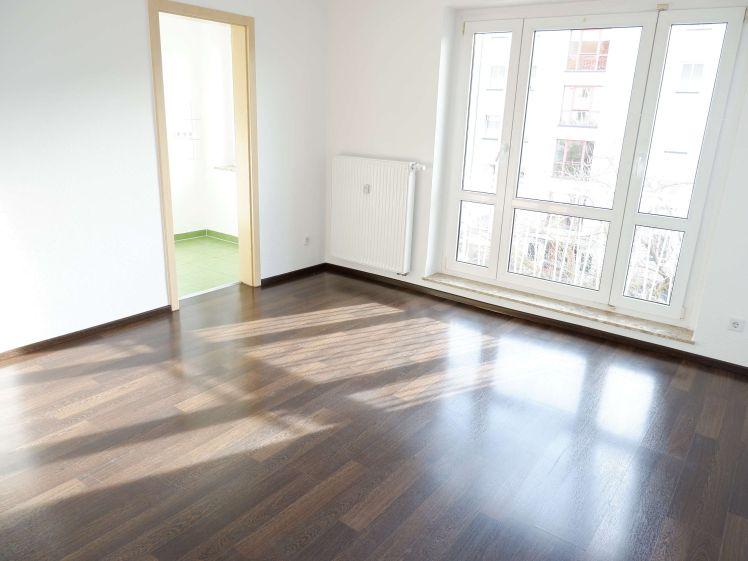 Frei ab 1.10.26 - TOP Whg. im 2.OG - Bad mit Fenster - WG-gerecht** - Photo 1