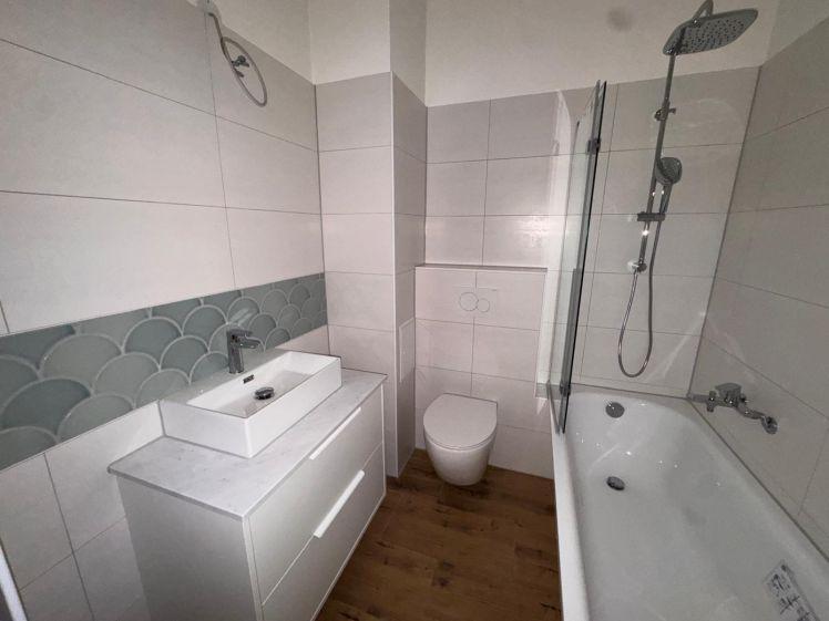 3,5- 4 Zimmerwohnung mit Treppenlift und großer Küche - Photo 1