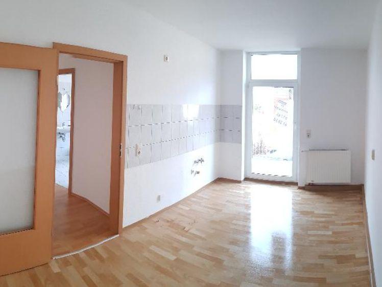 Schöne 2-Raum-Wohnung mit Ankleidezimmer und Balkon - Foto 1
