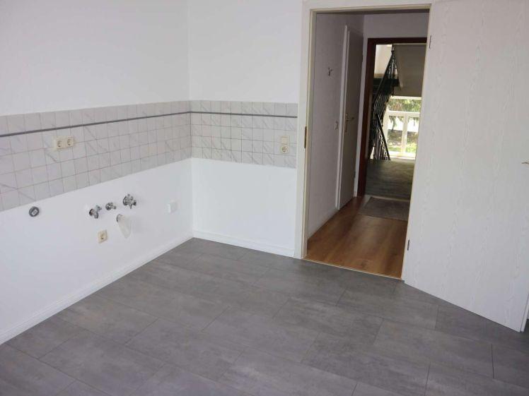 2. OG / Laminat / Bad mit Dusche - ruhige Lage ! Frei ab 1.12.26 - Photo 1