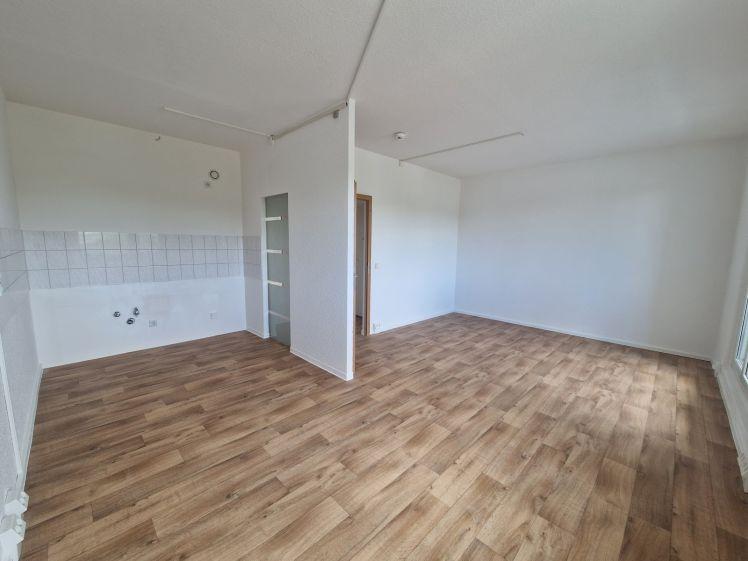 3 Zimmer im 1.OG, Balkon und Aufzug! - Foto 1