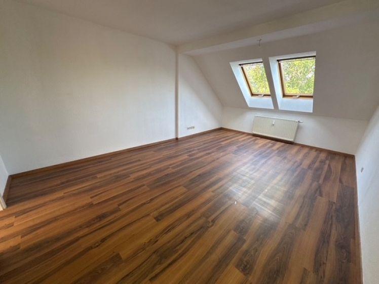 DG - modernes Laminat - Bad mit Fenster - in Küchwaldnähe ! - Foto 1