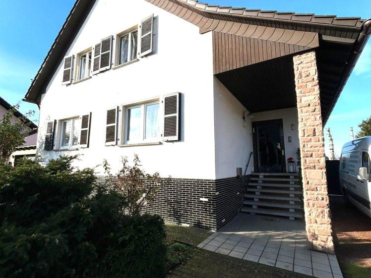 Großzügiges Einfamilienhaus in ruhige Lage von Neuforweiler zu vermieten! - Foto 1