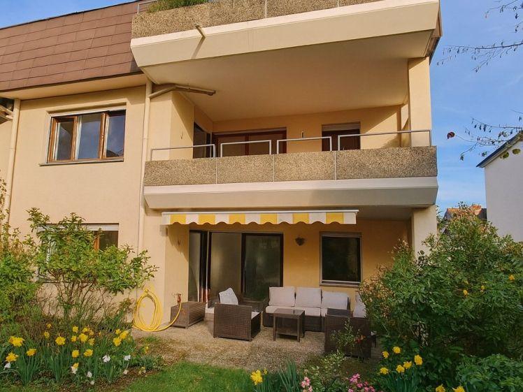 Erdgeschosswohnung mit Terrasse und Garten - Foto 1