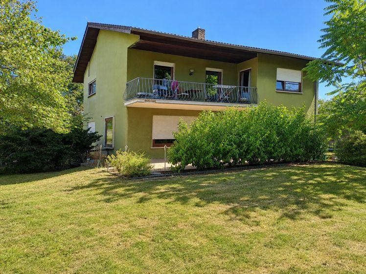 Erdgeschosswohnung mit Terrasse und großem Garten - Photo 1