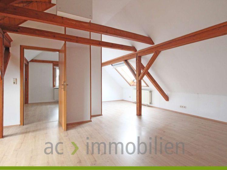 ac | 2-Zimmer-Dachgeschosswohnung mit Einbauküche - Photo 1