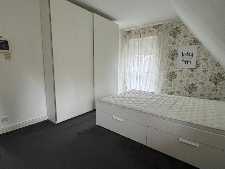 Schönes Zimmer für Azubinen u. Studentinnen 5´er WG im Einfamilienhaus - Foto 1